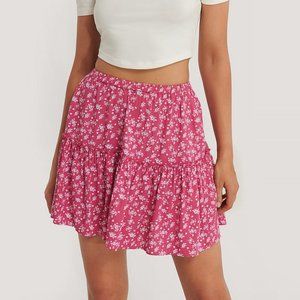 PAMELA X NA-KD REBORN Frill Mini Skirt - Pink Flower